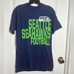 NFL Seattle Seahawks Football T-Shirt size M - GO HAWKS!! 💚💙💚